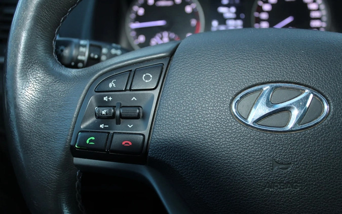Hyundai Tucson cena 59500 przebieg: 152000, rok produkcji 2015 z Ostrowiec Świętokrzyski małe 211